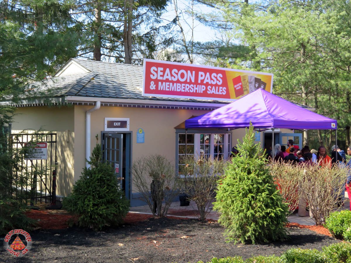 Front Gate Lockers At Six Flags Great Adventure